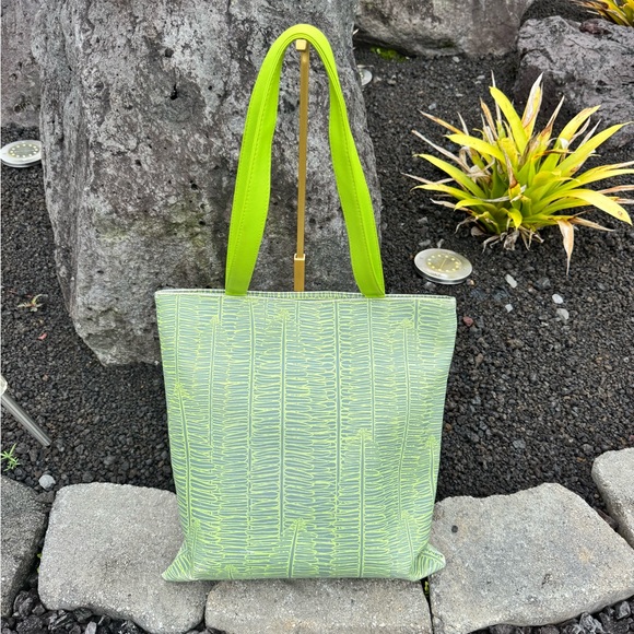 Manaola Kinolau Collection Green Print Tote Bag - Picture 1 of 10
